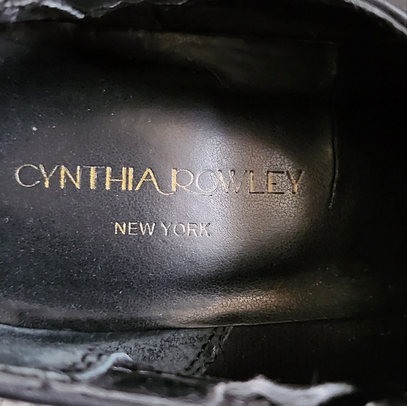 Cute booties - Picture 3 of 3